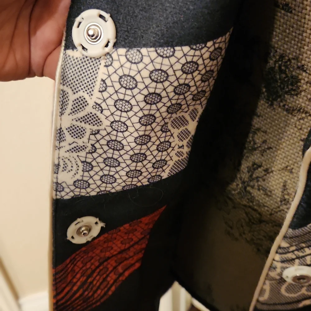 Button Down Collared Jacket - Picture 4 of 8